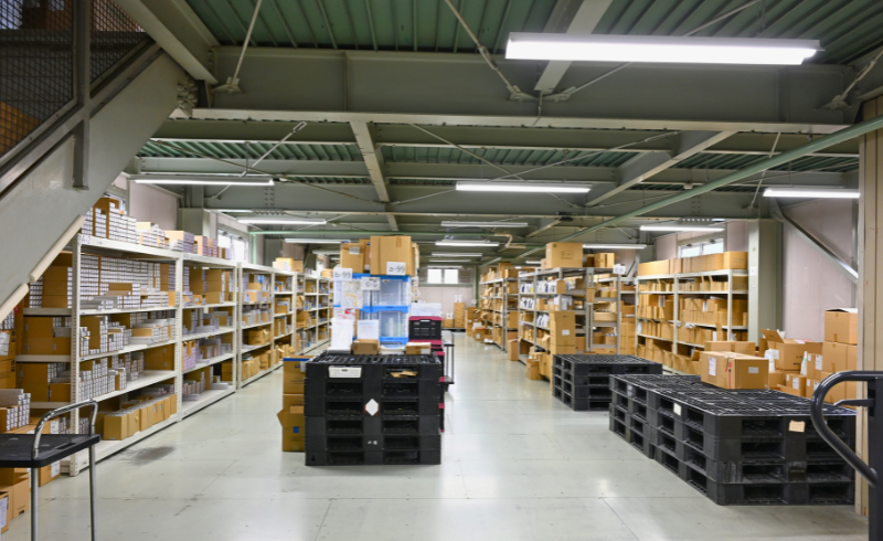 倉庫全景